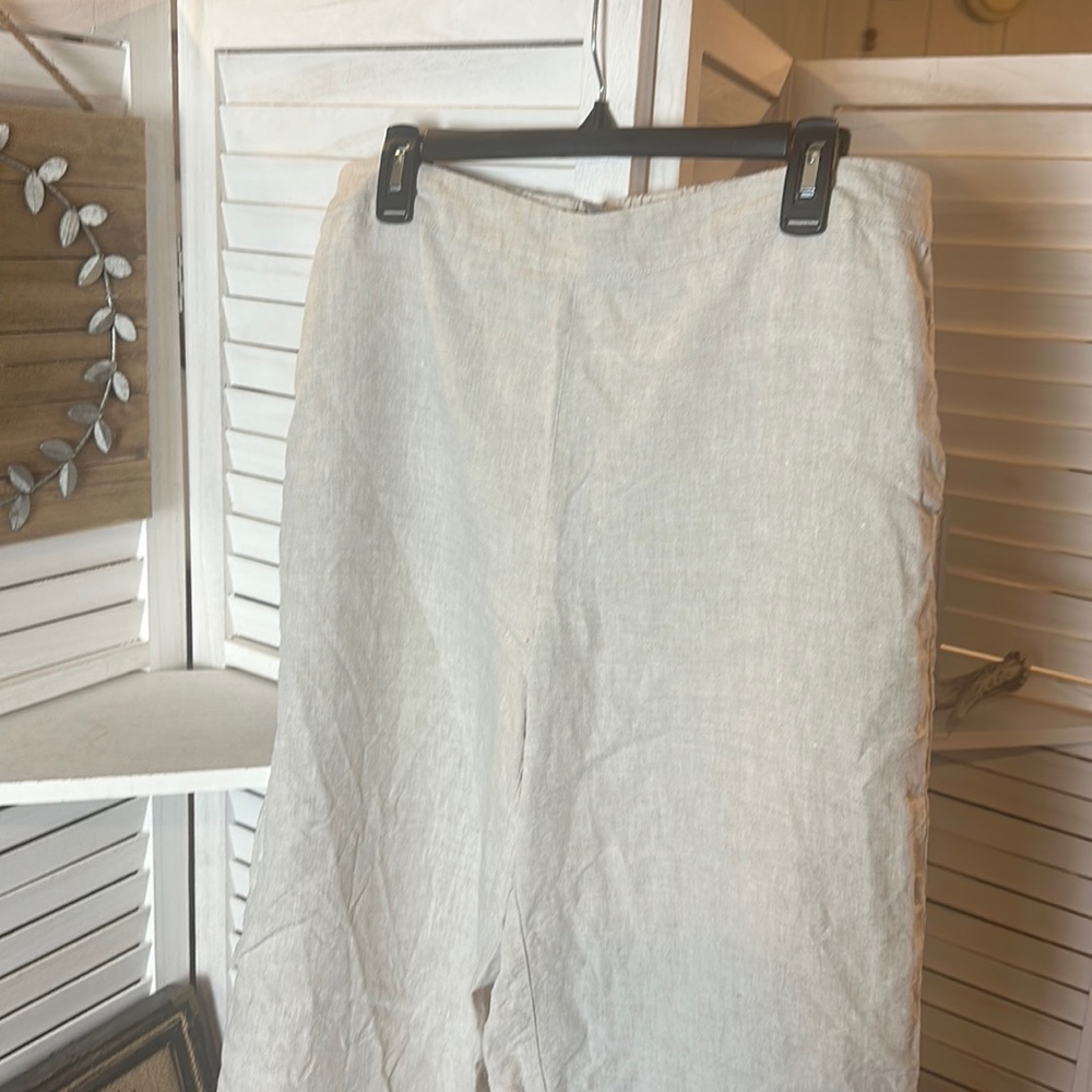 Chico's 100% Linen Capris - Picture 2 of 7